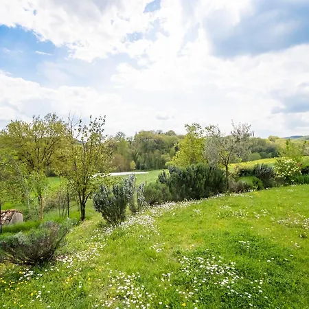 With Pool, Barbecue, Cleaning Included